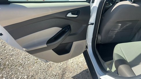 Used 2014 Ford Focus SE image 6