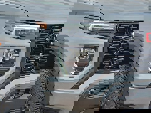 New 2025 GMC Canyon Elevation w/ Convenience Package image 8