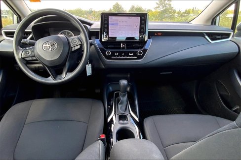 Used 2022 Toyota Corolla LE image 16
