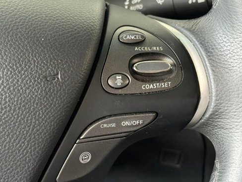 Used 2016 INFINITI Q70 L 3.7 w/ Technology Package image 27