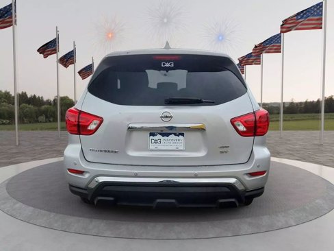 Used 2019 Nissan Pathfinder SV image 6