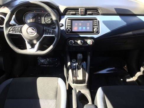 Used 2023 Nissan Versa SV image 14