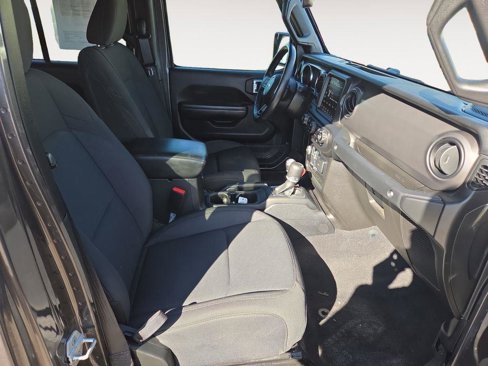 Used 2021 Jeep Gladiator Sport image 17
