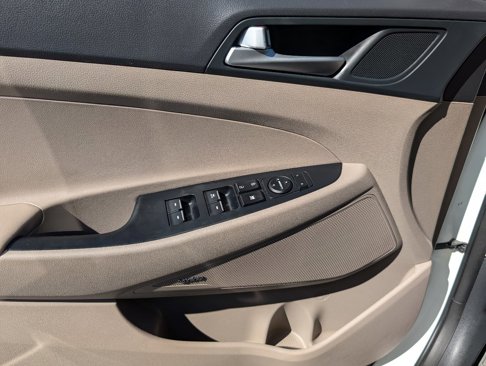 Used 2021 Hyundai Tucson Limited image 15