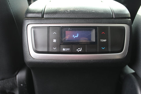 Used 2019 Toyota Highlander LE image 38