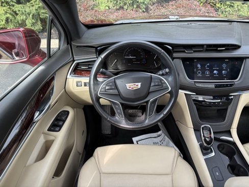 Used 2018 Cadillac XT5 Luxury w/ Driver Awareness Package image 23