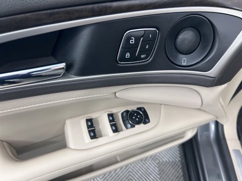 Used 2019 Lincoln MKZ Reserve image 12