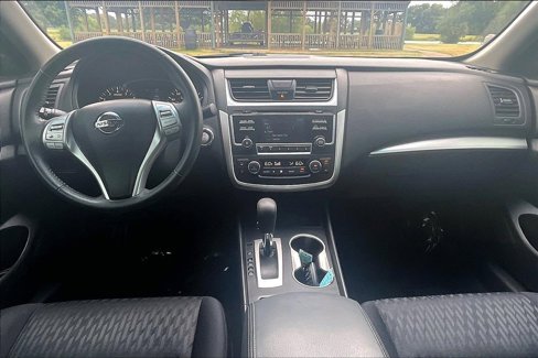 Used 2017 Nissan Altima 2.5 SV image 14