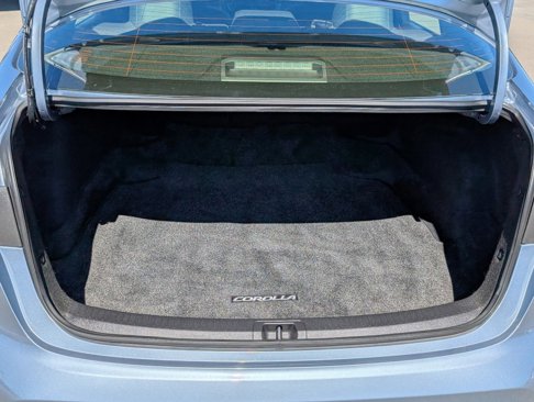 Used 2023 Toyota Corolla LE image 9