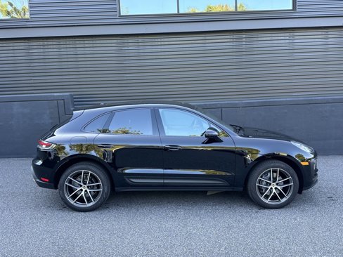Certified 2025 Porsche Macan image 11