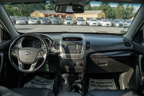 Used 2015 Kia Sorento LX image 15