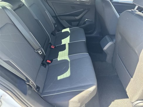 Certified 2025 Volkswagen Jetta Sport image 9