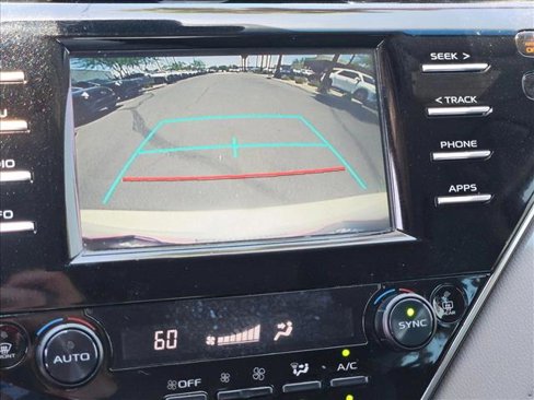 Used 2018 Toyota Camry LE image 12