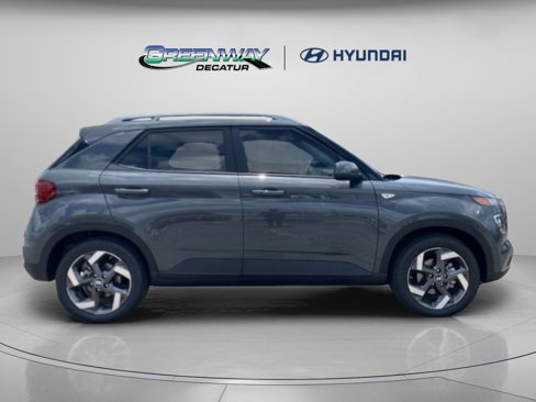 New 2025 Hyundai Venue SEL image 9