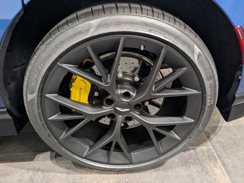 New 2025 Aston Martin DBX 707 image 4