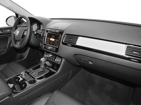 Used 2014 Volkswagen Touareg TDI image 16