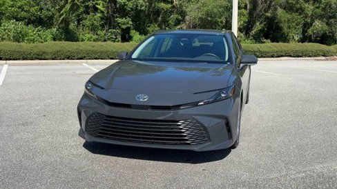 Used 2025 Toyota Camry LE image 3