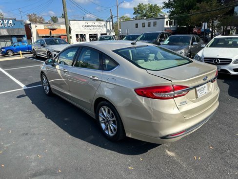 Used 2017 Ford Fusion SE image 11