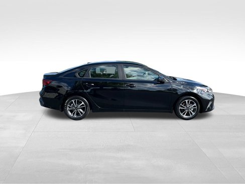 Used 2023 Kia Forte LXS image 8