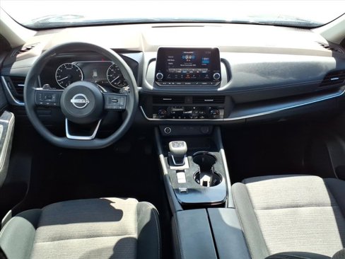 Used 2023 Nissan Rogue SV image 4