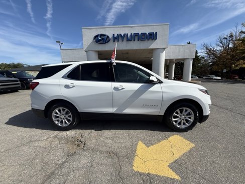 Used 2019 Chevrolet Equinox LT image 2