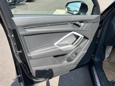 New 2025 Audi Q3 2.0T Premium image 9