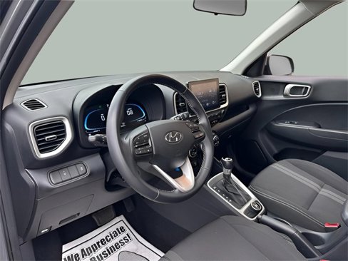 Used 2023 Hyundai Venue SEL image 13