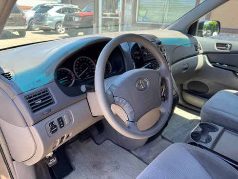 Used 2005 Toyota Sienna LE image 12