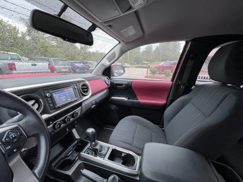 Used 2016 Toyota Tacoma SR5 image 20
