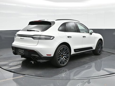 Used 2025 Porsche Macan Turbo image 6
