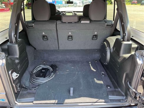 Used 2023 Jeep Wrangler Unlimited image 16