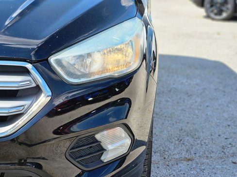 Used 2017 Ford Escape SE image 10