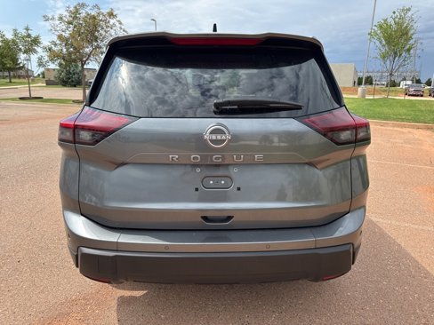 Used 2024 Nissan Rogue S image 6