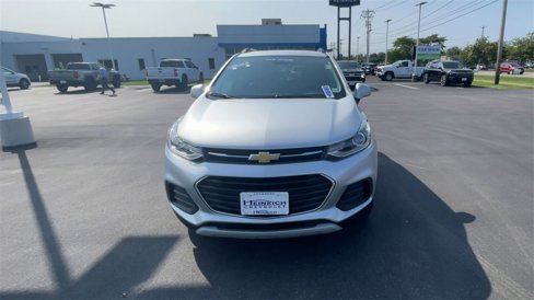 Certified 2022 Chevrolet Trax LT w/ LT Convenience Package image 3