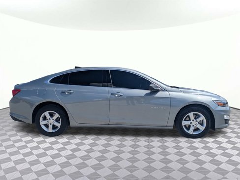 Used 2023 Chevrolet Malibu LS image 2