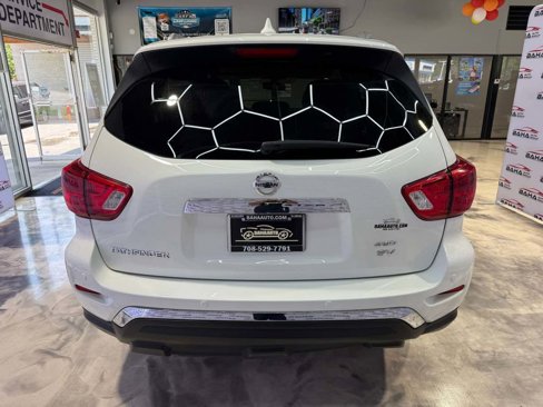 Used 2019 Nissan Pathfinder SV image 9