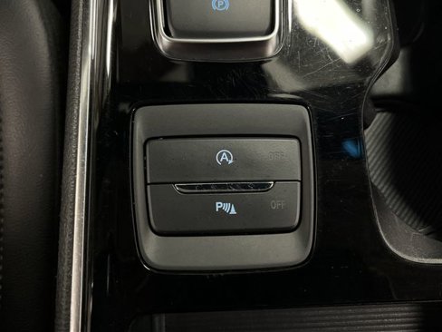 Used 2020 Ford Edge Titanium image 24