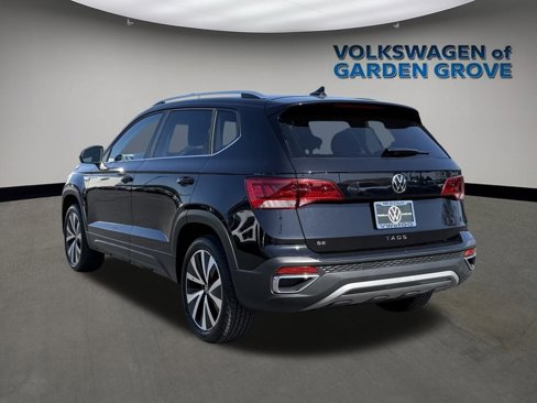 Used 2024 Volkswagen Taos SE image 7