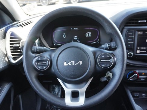 Used 2023 Kia Soul LX w/ LX Technology Package image 40