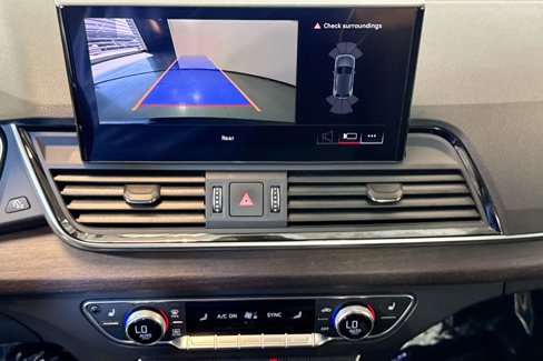 Used 2021 Audi Q5 Premium image 14