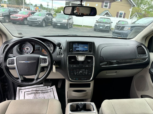 Used 2011 Chrysler Town & Country Touring w/ Entertainment Group #1 image 13