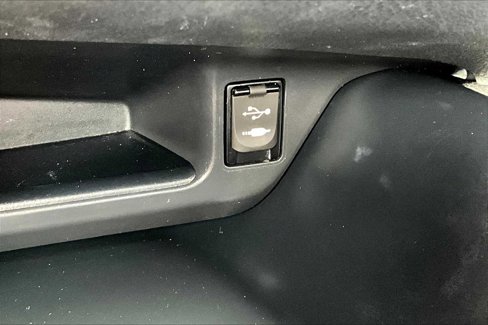 Used 2019 Toyota C-HR LE image 34