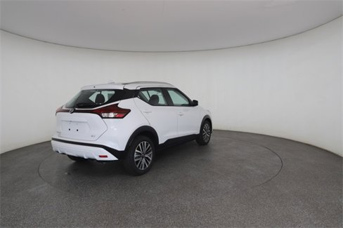 Used 2021 Nissan Kicks SV image 18