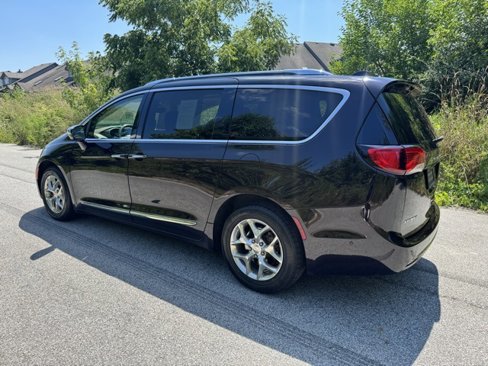 Used 2019 Chrysler Pacifica Limited w/ Advanced Safetytec Group image 8