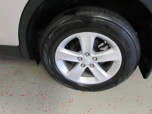 Used 2014 Toyota RAV4 XLE image 27