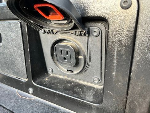 Used 2021 Toyota Tacoma TRD Sport w/ Technology Package image 9