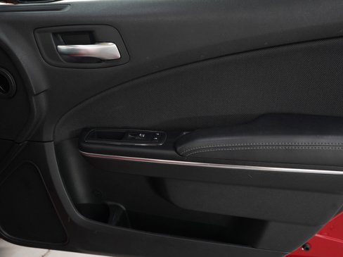 Used 2015 Dodge Charger SE image 9