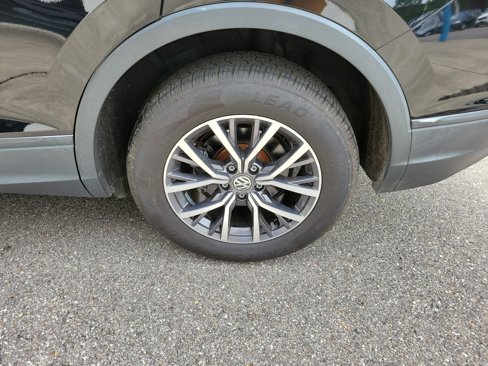 Used 2021 Volkswagen Tiguan S image 8