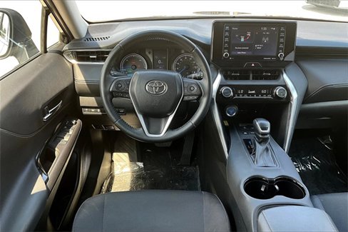 Used 2021 Toyota Venza LE image 5