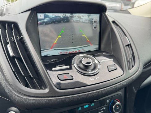Used 2017 Ford Escape Titanium image 24